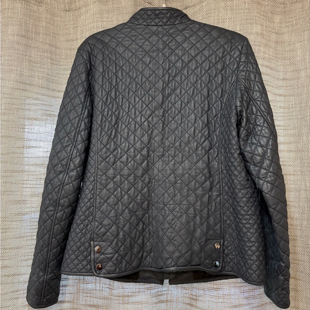 OVERLAND | Women’s Quilted Sheepskin Zip-Up Jacket - Picture 5 of 8